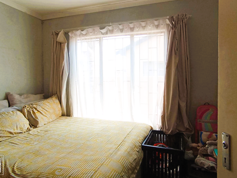 Charming 2-Bedroom Home – Ideal for First-Time Buyers or Investors - Photo 7