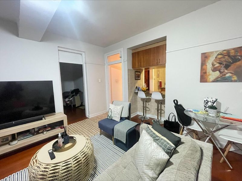 Your Perfect Starter Home - Spacious 1-Bedroom Apartment with Wooden Floors - Photo 4