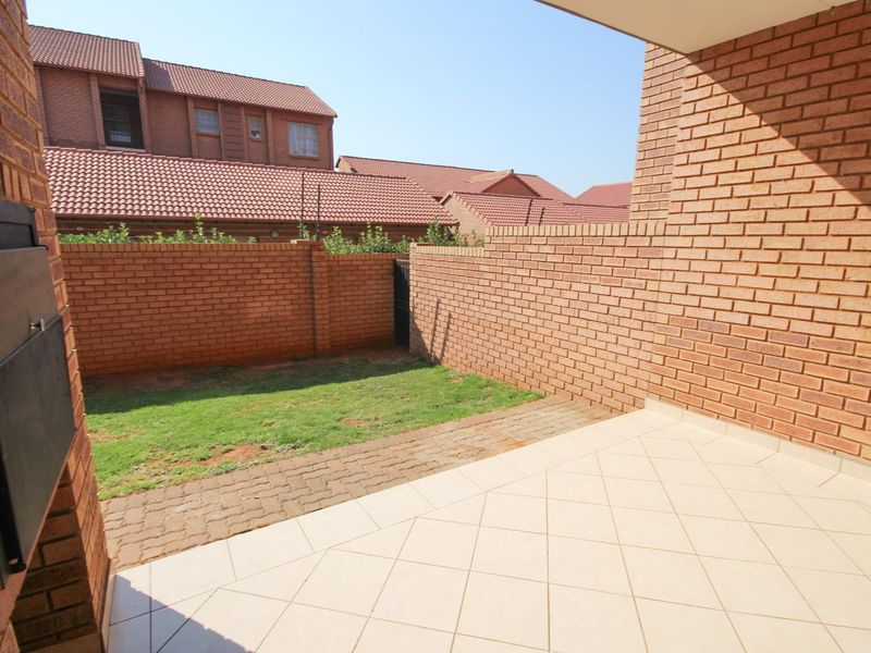 Loadshedding-Free Area! - Photo 9