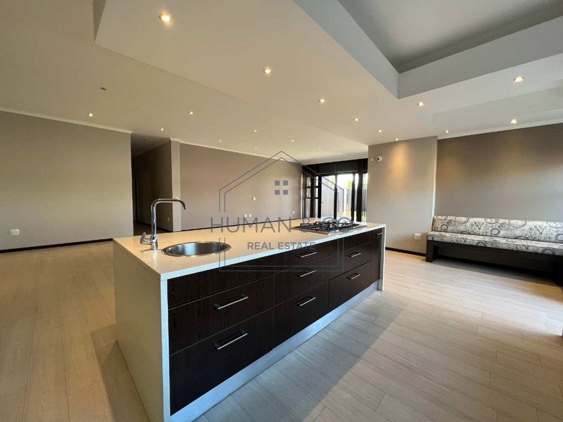 MAGNIFICENT AND BUILT TO PERFECTION 6 BEDROOM HOUSE FOR SALE Ultra modern 6 Bedroom House in Meersig - Photo 4