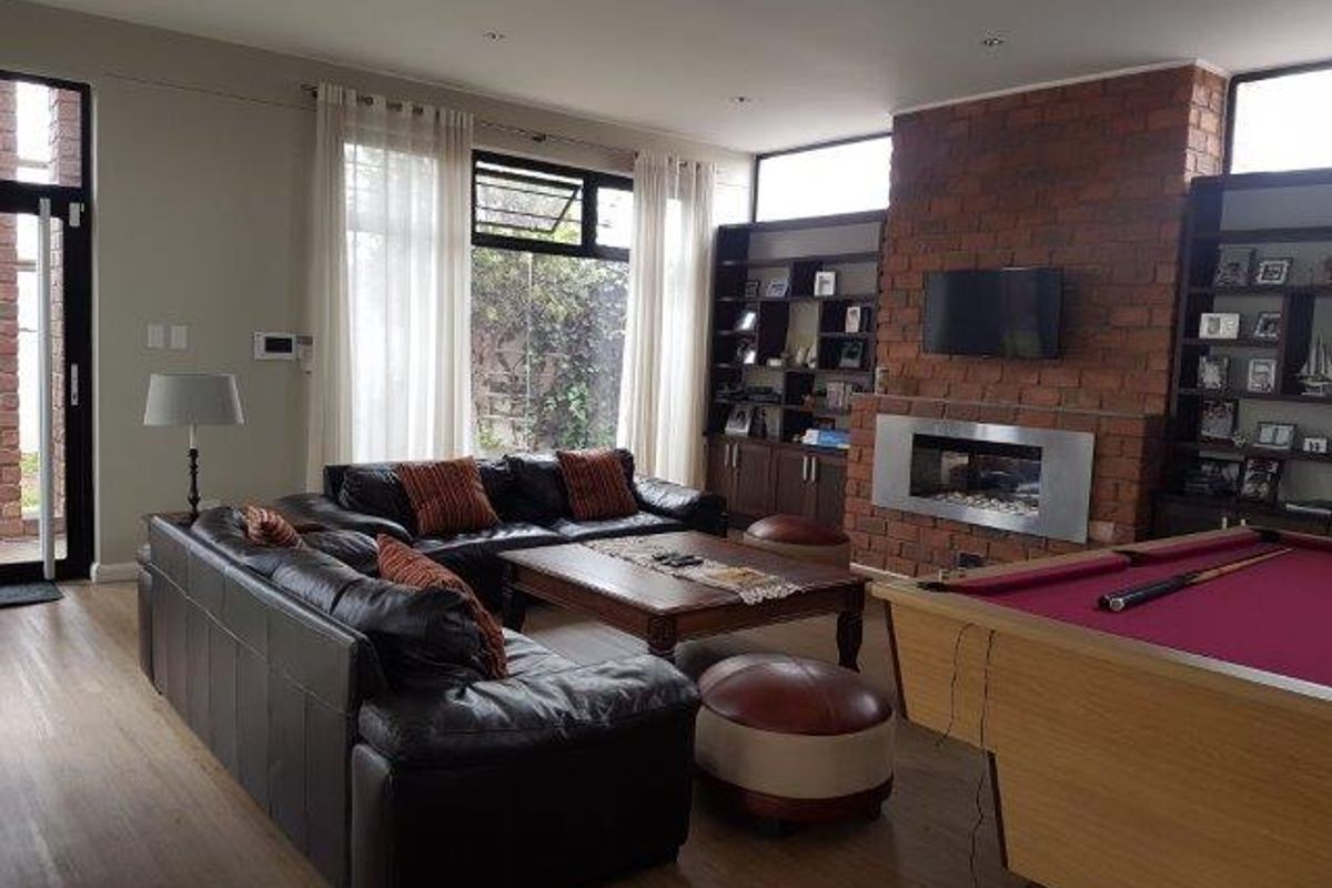 5 Bedroom House For Sale in Walvis Bay, North Meersig - Photo 4