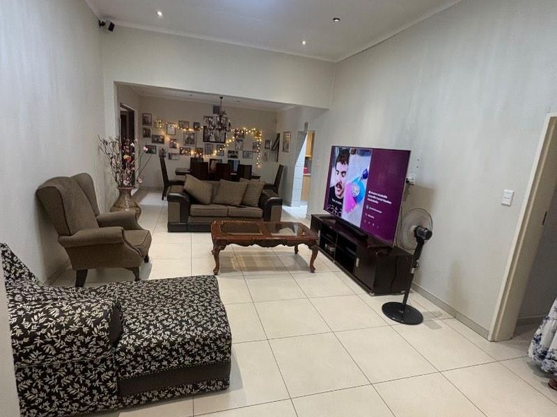 3 Bedrooms House For Sale in Khomasdal - Photo 8