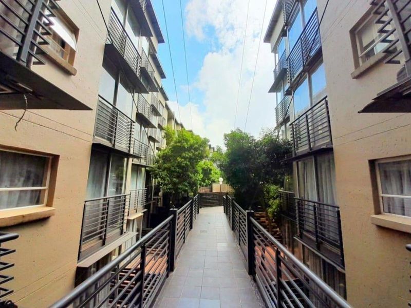 Grasp this ideal investment for student accommodation with substantial rental income! - Photo 5