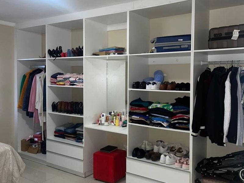 Don’t miss out on this one, search no further!!!! Super Spacious Townhouse Selling below Valuation - Photo 6