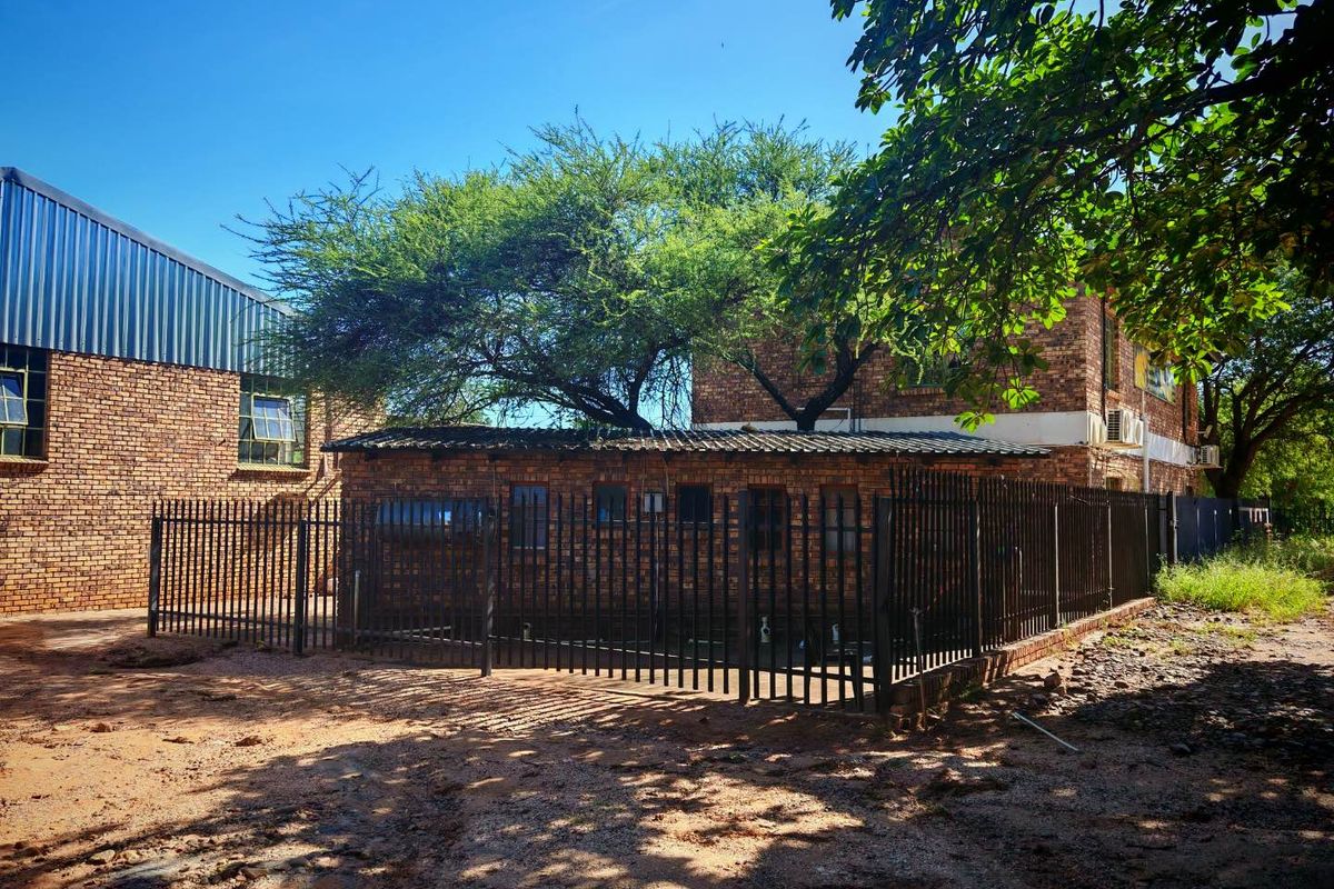 Prime Commercial Property to Rent - Photo 3