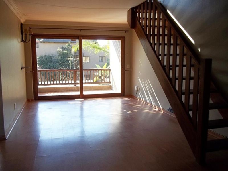 Modern 2 Bedroom, 1 Bathroom Apartment for Sale in Sunninghill - Photo 5