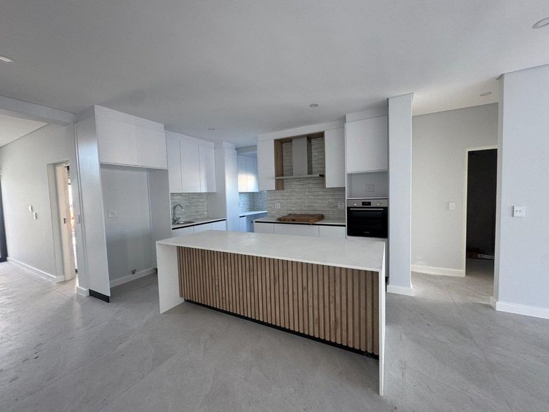 4 Bedrooms, Study Nook & Spacious Open-Plan Living in Sandown, Cape Town - Photo 2