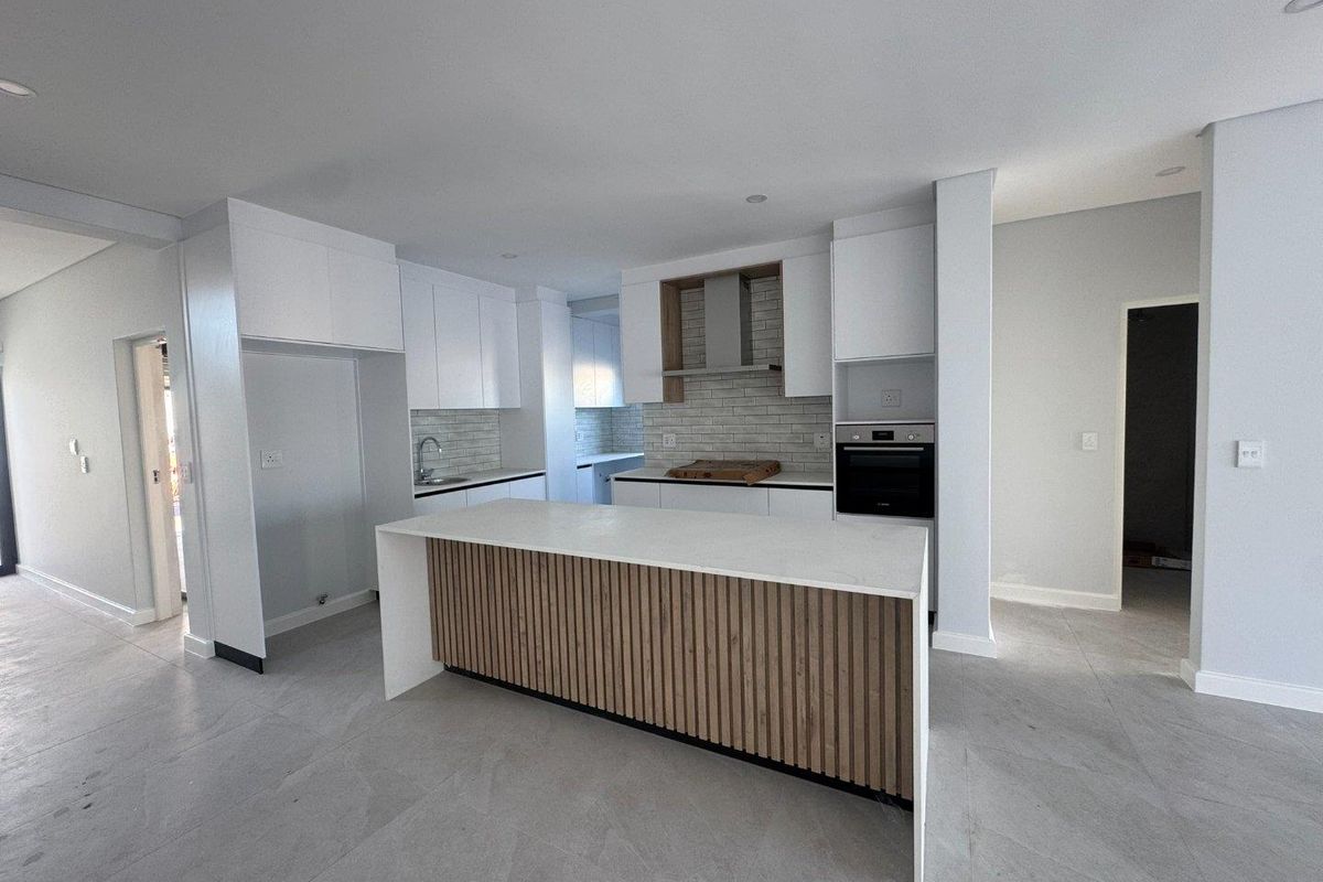 4 Bedrooms, Study Nook & Spacious Open-Plan Living in Sandown, Cape Town - Photo 2
