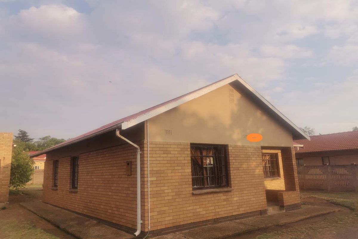 3 Bedroom House For Sale in Vanderbijlpark CW6 - Photo 2