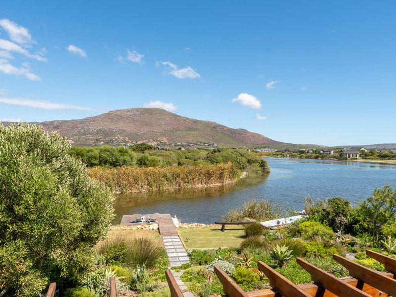 A Unique and bespoke haven of tranquility which is perfectly poised in a wind free position to deliver an unparallelled lifestyle beyond all imagination - Photo 7