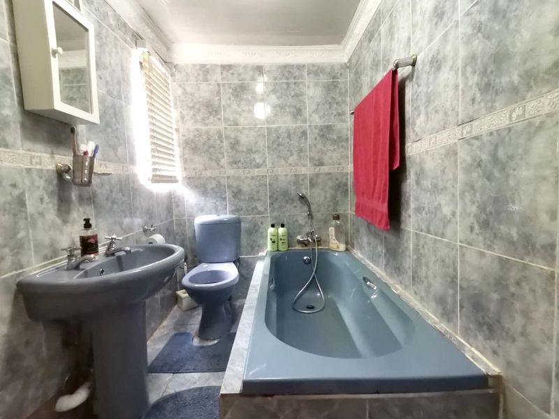 2-Bedroom Open-Plan Home with Beautiful Kitchen – Perfect Starter or Investment Property - Photo 9