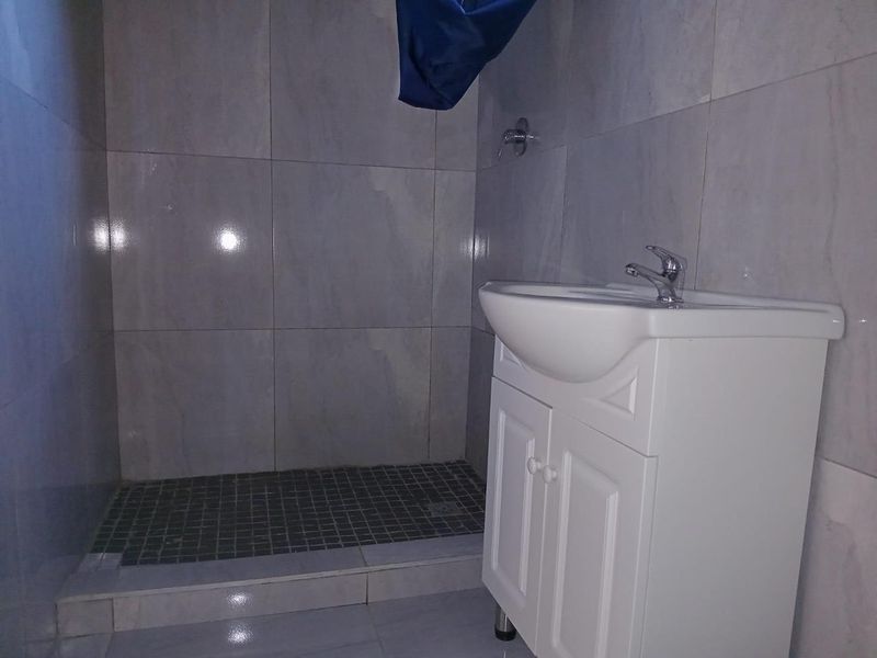 Practical One-Bedroom, One-Bathroom Rental in Richards Bay's Meer En See - Photo 5