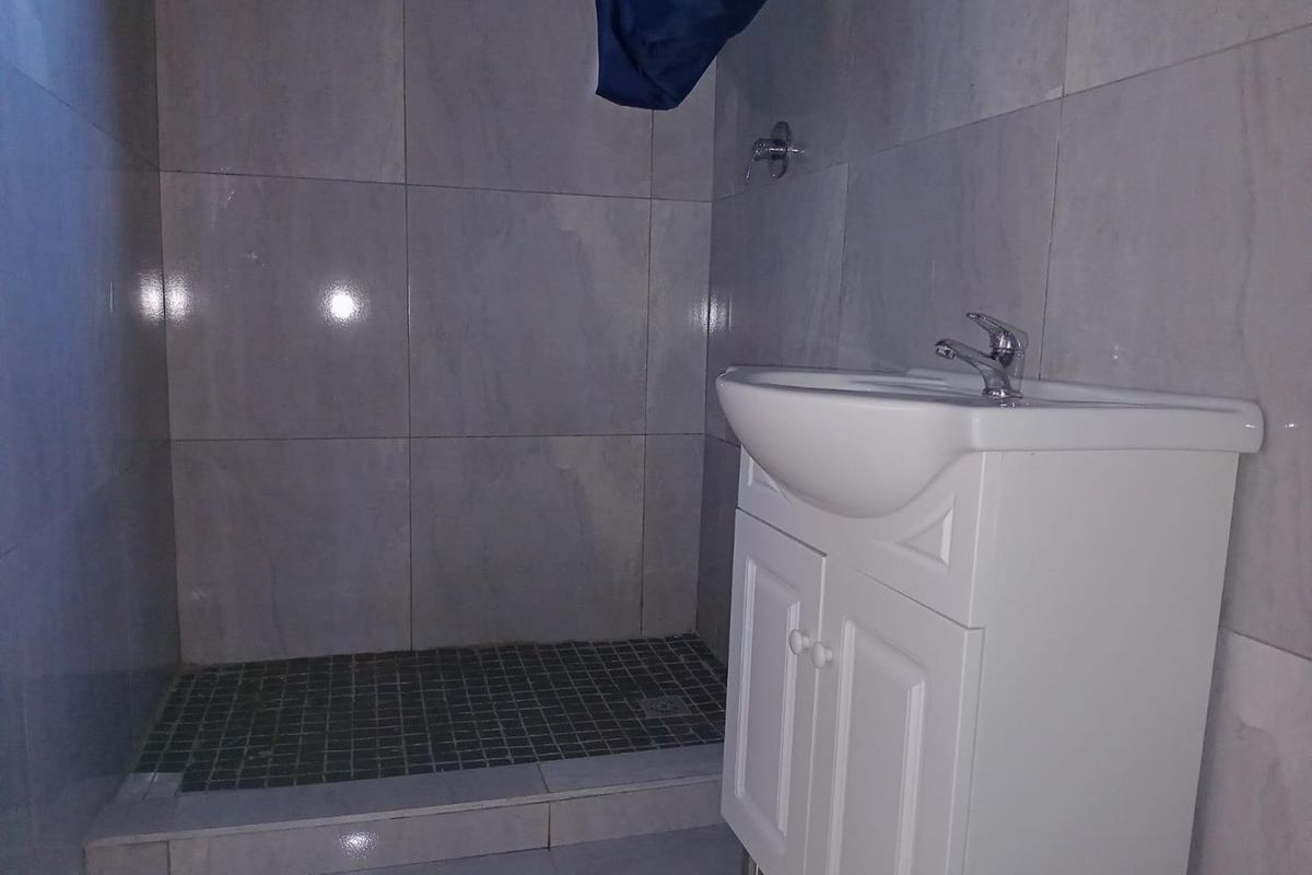Practical One-Bedroom, One-Bathroom Rental in Richards Bay's Meer En See - Photo 5