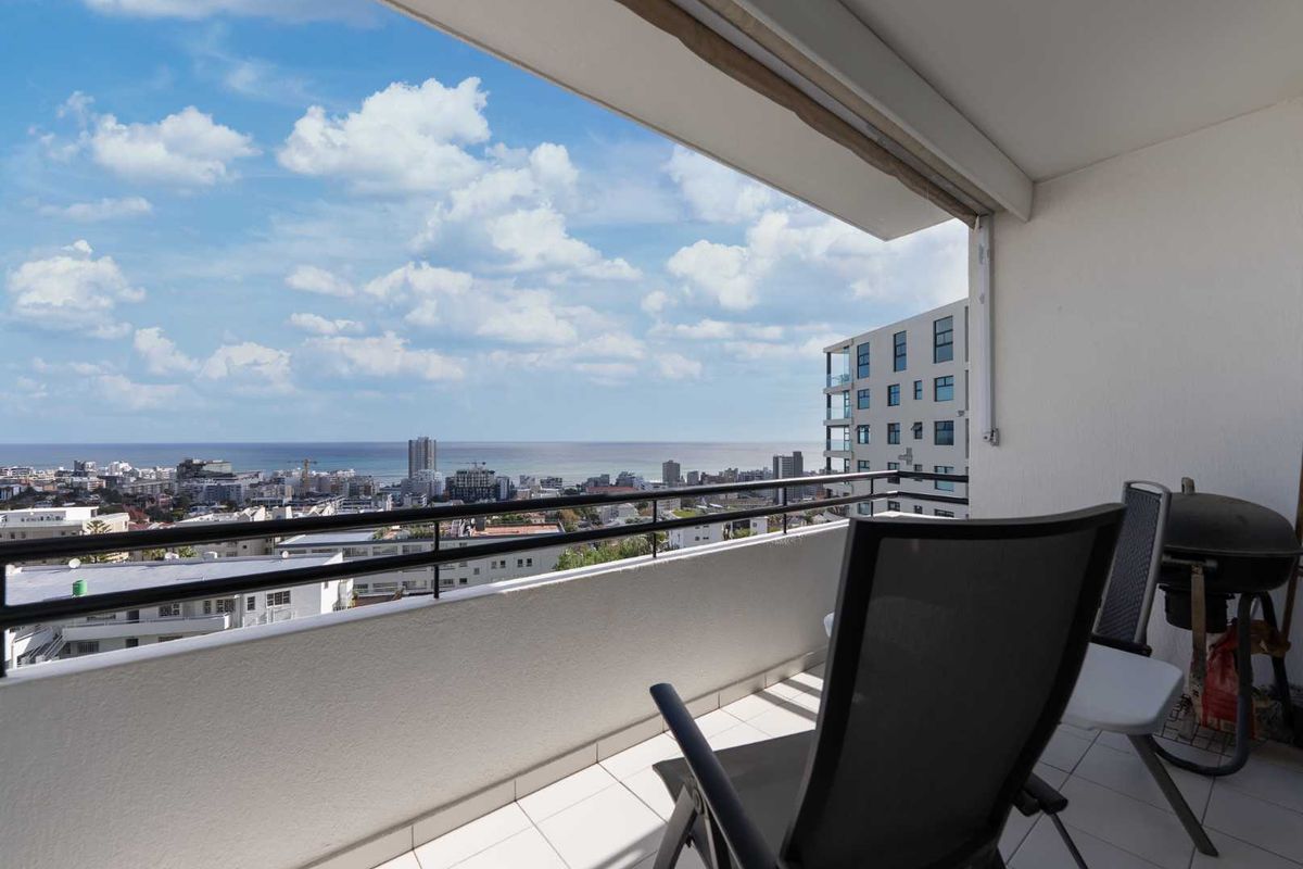 Nature & Ocean Views: Your Dream Apartment Awaits in the sought after Bahia, Fresnaye - Photo 2