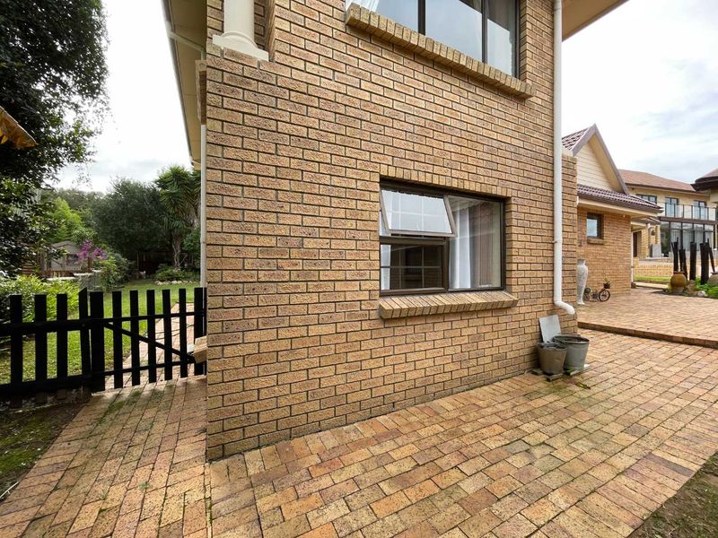 Green Lawns, Spacious Living & Golf Estate Lifestyle in Groot Brakrivier - Photo 9