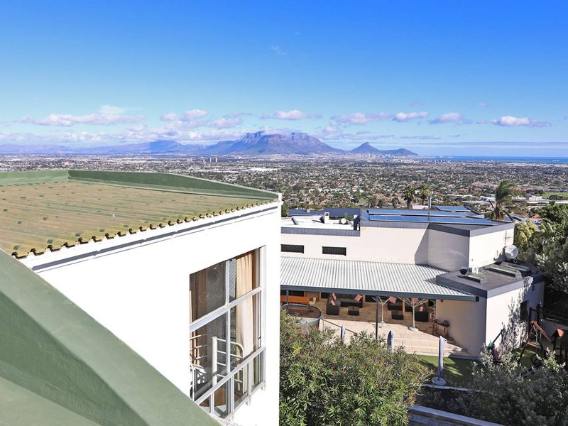 5 Bedroom residence with the grandest of views - Photo 7