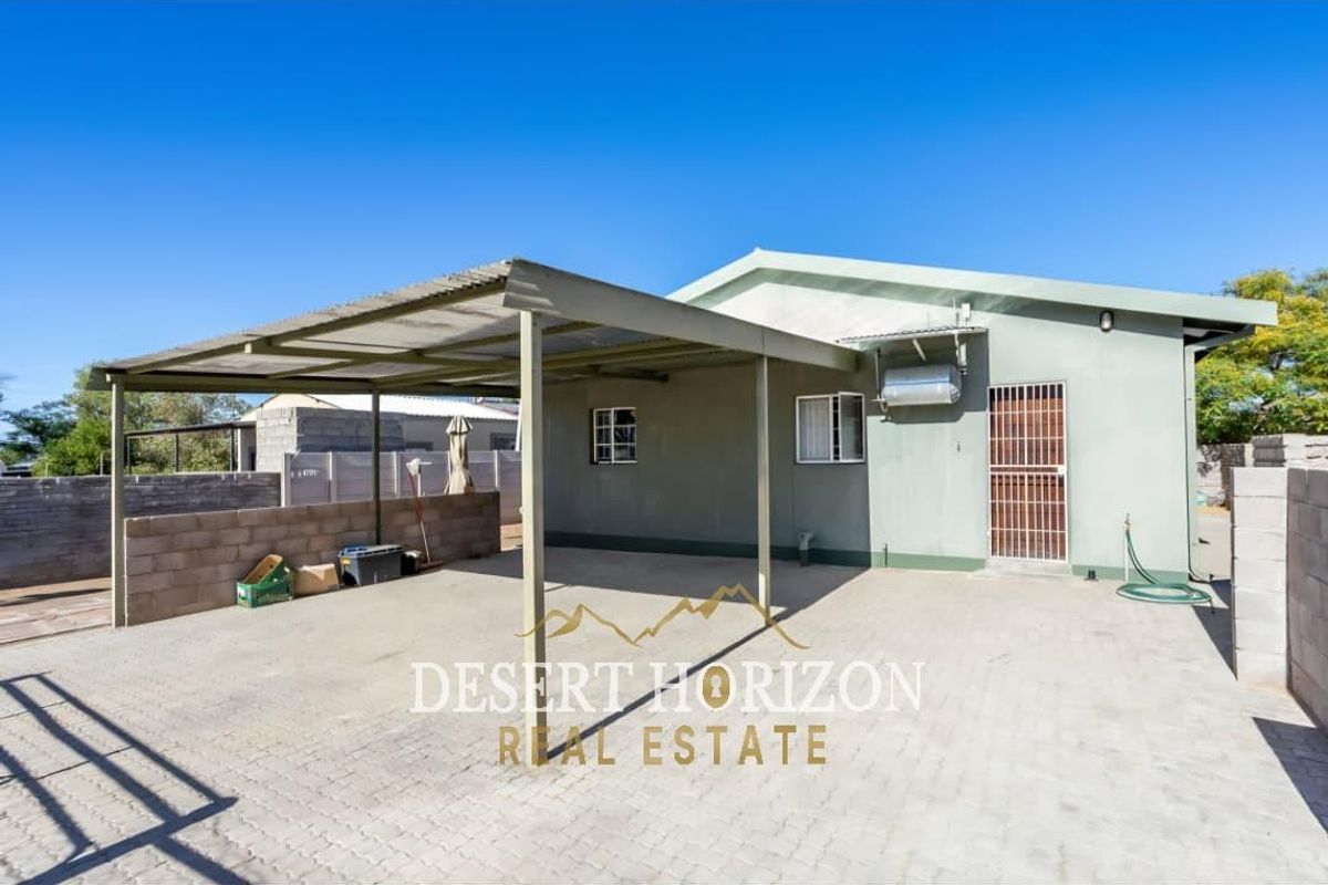 Karas Region, Keetmanshoop | Spacious Family Home with Flat - Photo 5