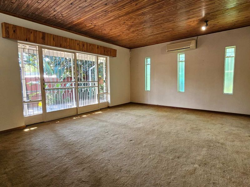 Huge House with Offices For Sale - Photo 6