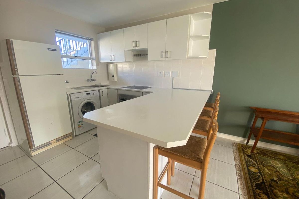 2 bedroom Modern Apartment in HOUT BAY - Photo 5