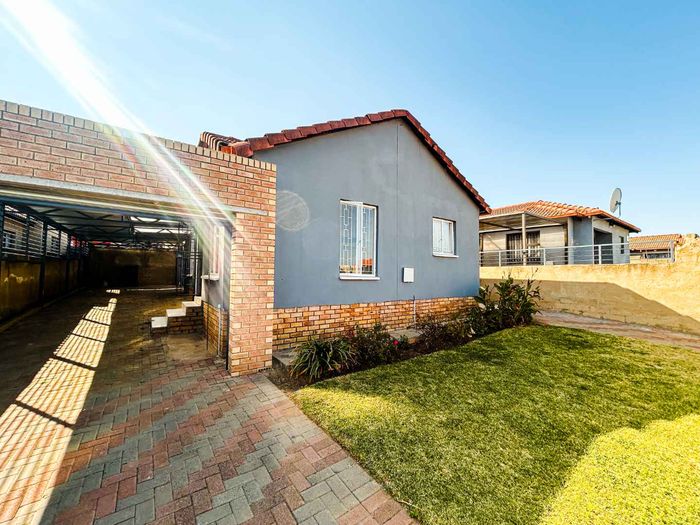 Property #2516768, House For Sale in Naturena