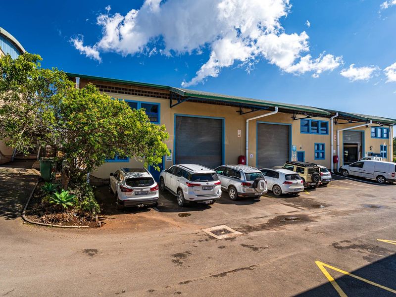 Secure CCTV-Monitored Unit in Prime Industrial Park - Photo 3