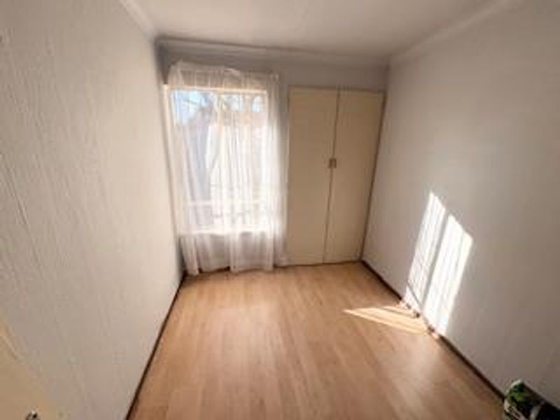 Cosy two bedroom townhouse for rental in Huntingdon - Photo 10