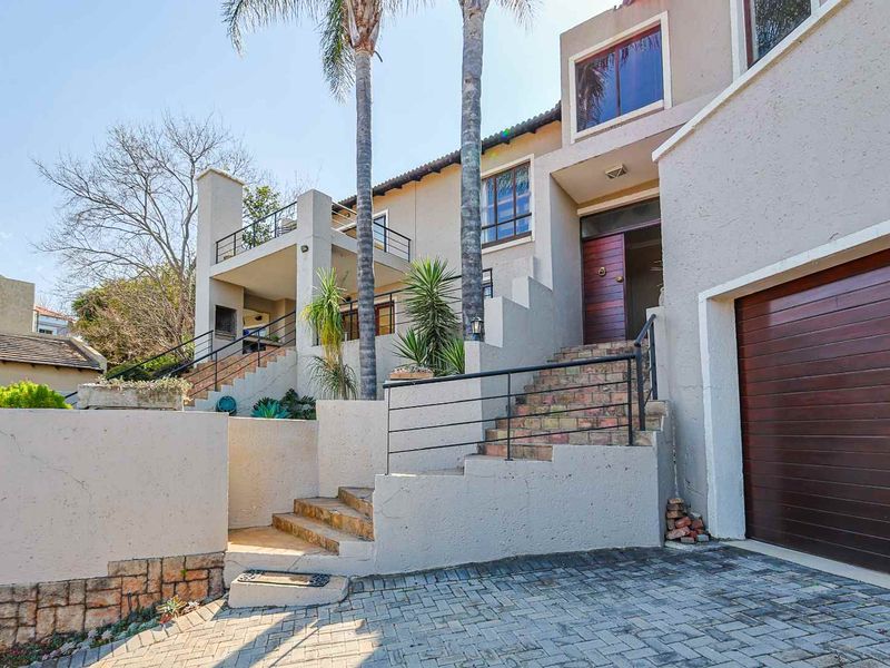 Modern 3-Bedroom Home in Secure Faerie Glen Estate - Photo 2