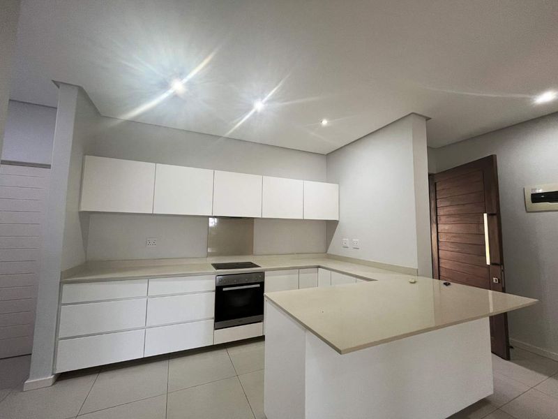 Live the exclusive lifestyle in the prestigious Zimbali Coastal Resort with this spacious 3-bedroom townhouse available for rent. - Photo 5