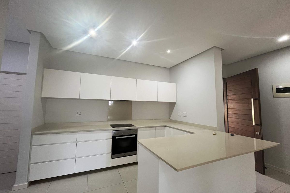 Live the exclusive lifestyle in the prestigious Zimbali Coastal Resort with this spacious 3-bedroom townhouse available for rent. - Photo 5