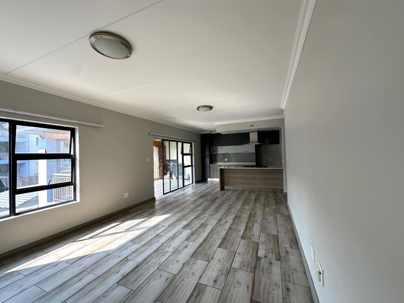 Modern 2 Bedroom 2 bath Apartment To Rent in Umthunzi Valley - Photo 9