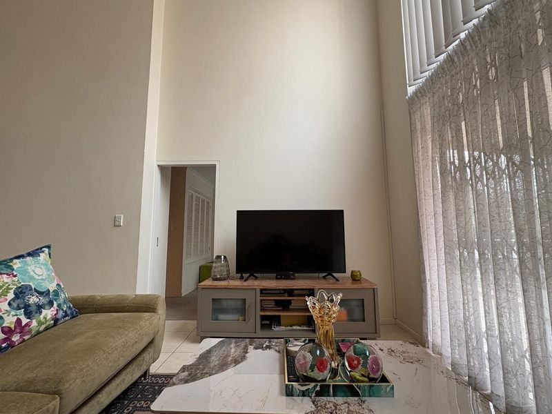 Charming 3-Bedroom Apartment at The Plum, Hyde Park - Photo 10