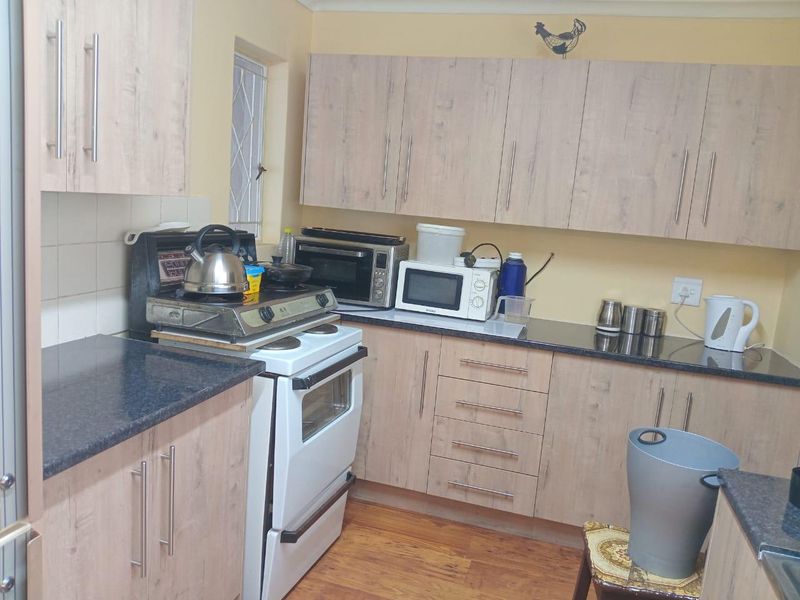 Great location! Walk to school & shops! - Photo 10