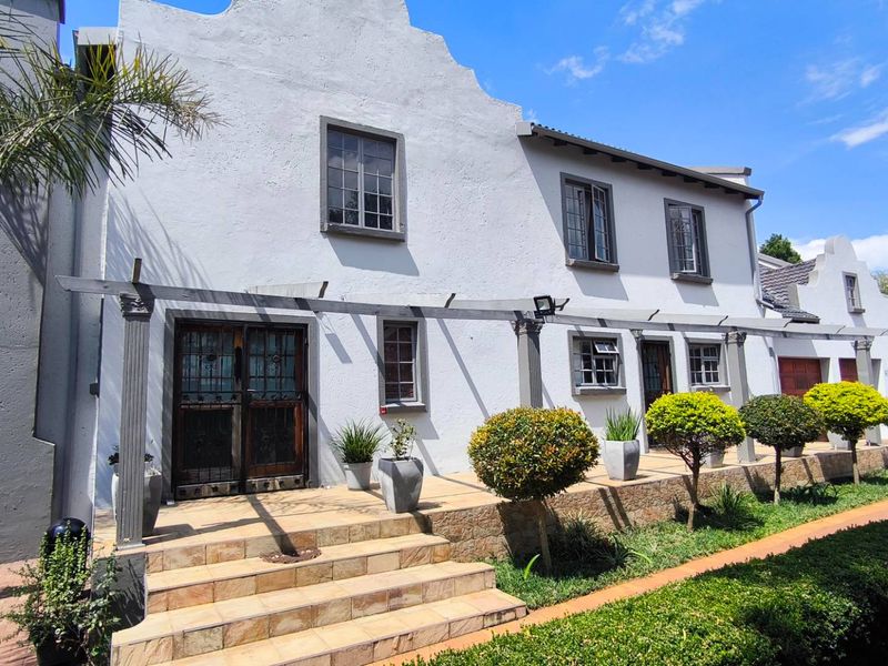 Ideal AirBnB Residence! Best of the Best! - Photo 2