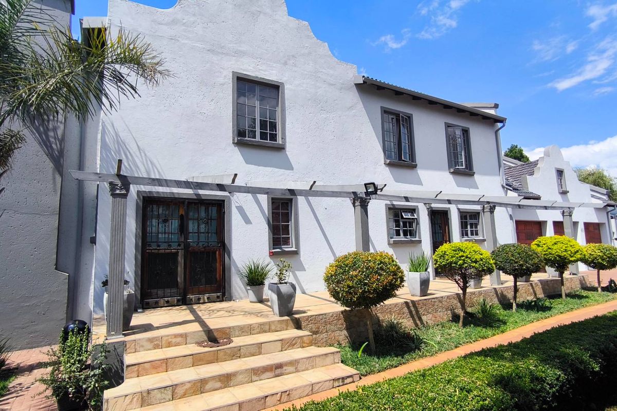 Ideal AirBnB Residence! Best of the Best! - Photo 2