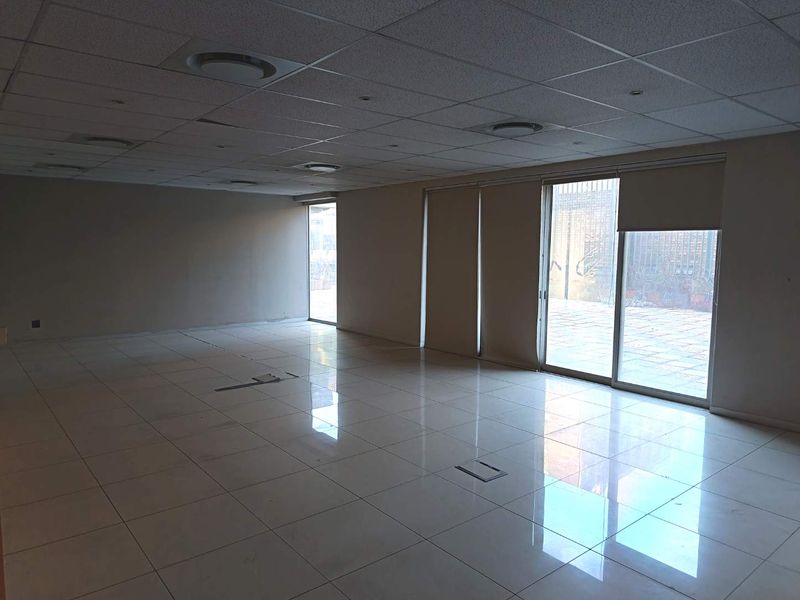 Premium Office Space | 9,193 m2 | Net Rental: R85/m2 | Operational Costs: R12/m2 Secure an exceptional commercial opportunity with this expansive 9,193 m2 - Photo 9