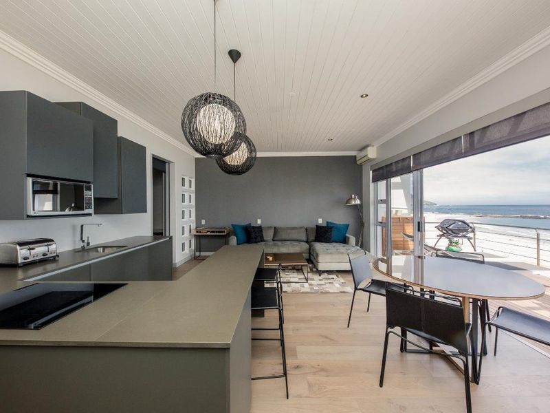 Camps Bay Luxury: Dual Airbnb Apartments with Ocean Views! - Photo 5