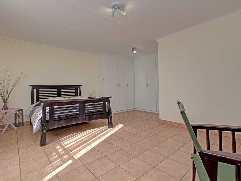 Convenience & Quality Living in Ideal Location! - Photo 2