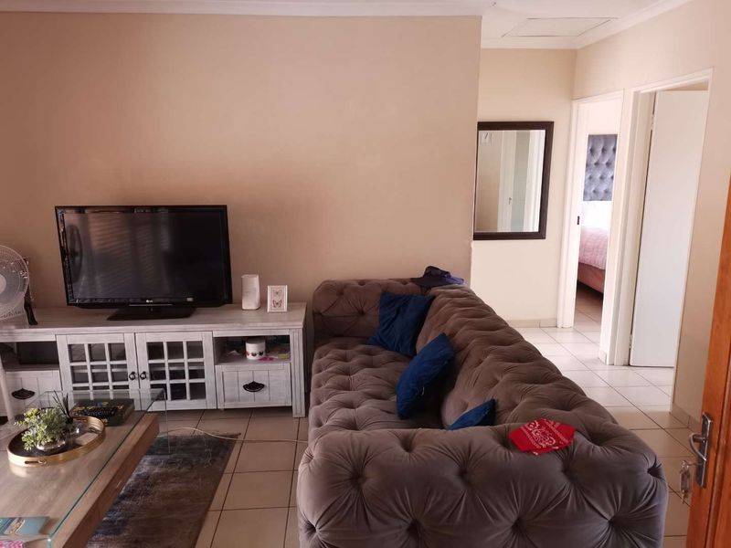 2 bedroom apartment for sale - Photo 4