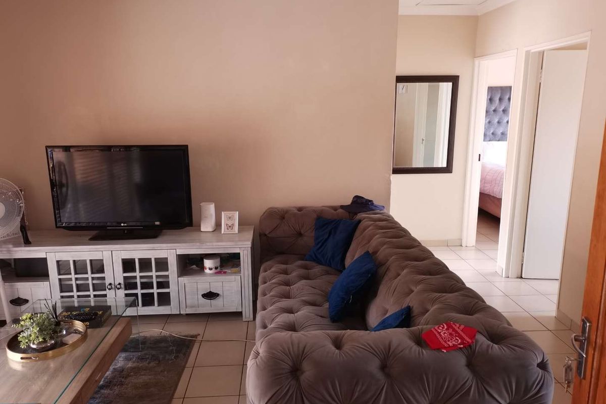 2 bedroom apartment for sale - Photo 4