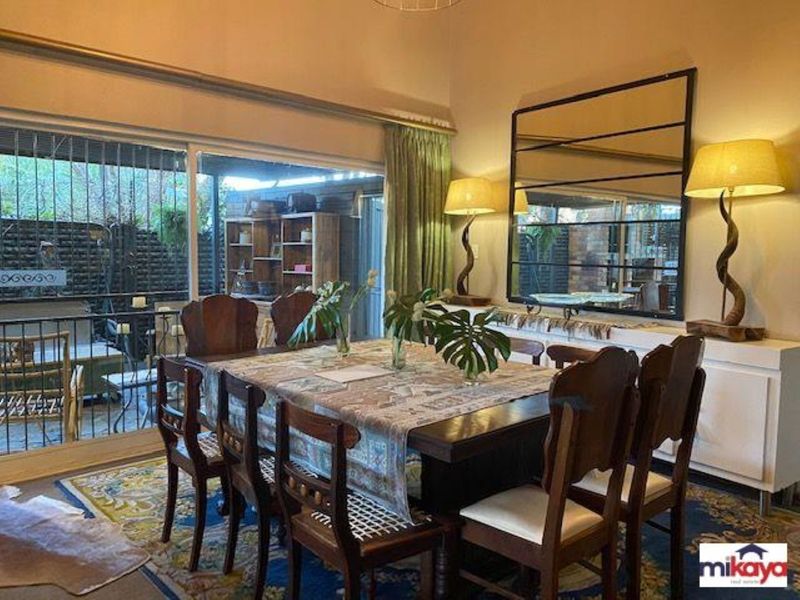 Sophisticated Charm and Elegance PLUS 3 flats! - Photo 4