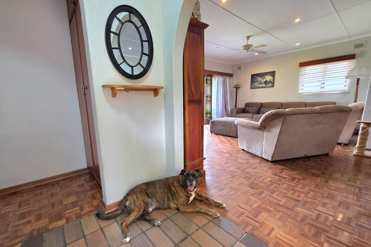 5 Bedroom Family Home FOR SALE in Northdene! - Photo 3