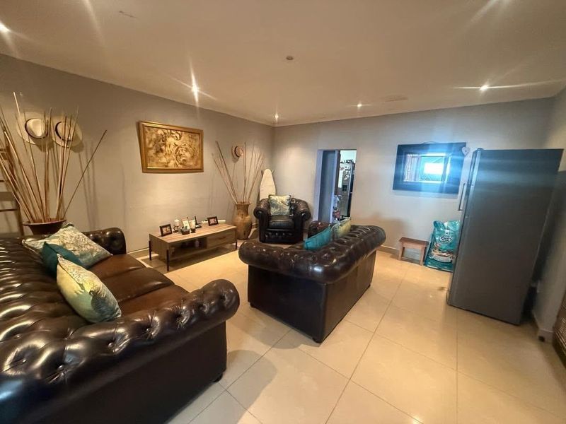 Freestanding house for sale in Dorado Park - Photo 2
