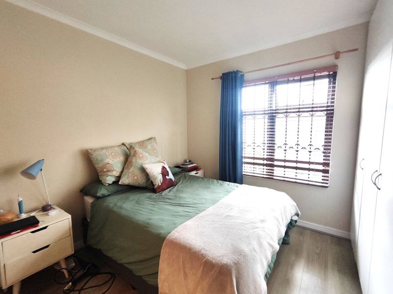 Neat 2 bedroom home in popular security complex - Photo 8
