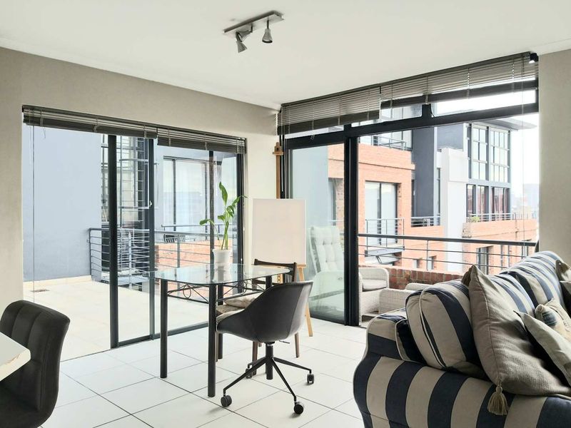 2 bed duplex in sought after Wembley square - Photo 10