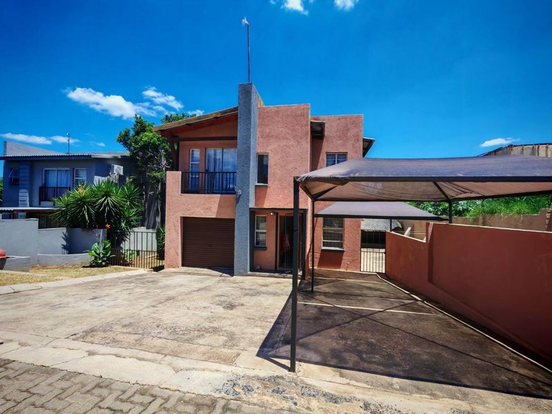 Full Title Duplex For Sale - Photo 2