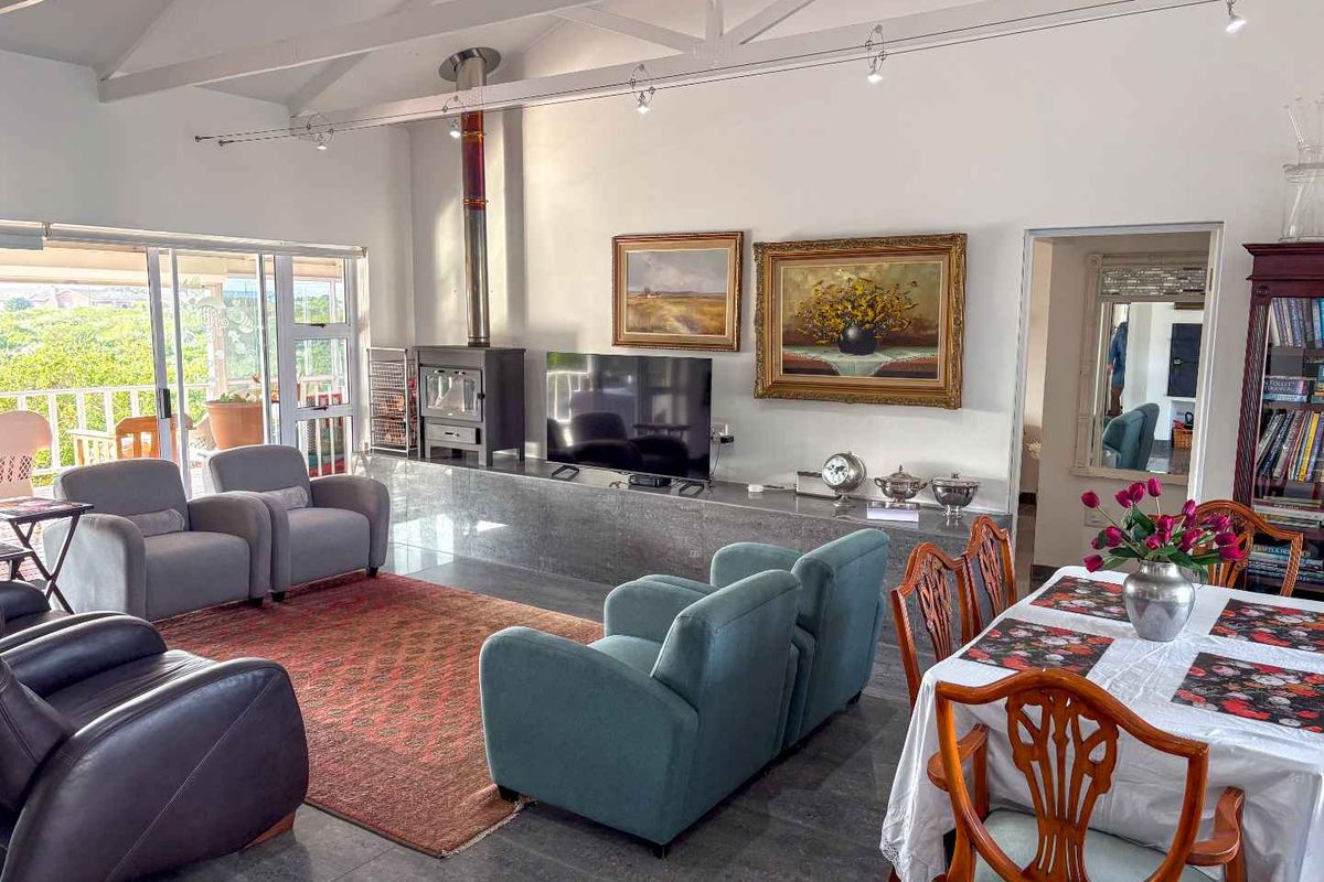 Where Family Comfort Meets a Coveted Goukou River Location - Photo 3