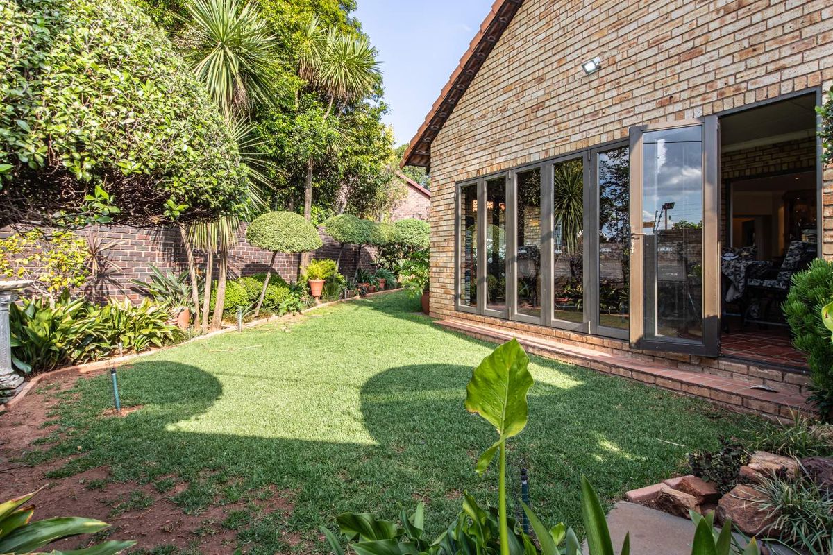 Charming Noordheuwel Living - Photo 2