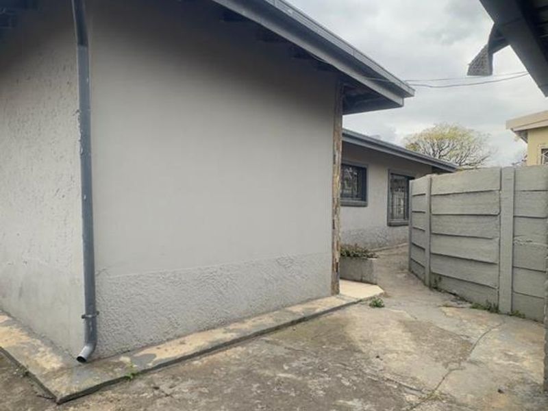 3 bedroom free standing house - Photo 10