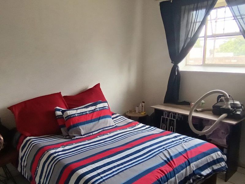 Well maintained Bachelors Apartment For S in stunning sought after complex! - Photo 6