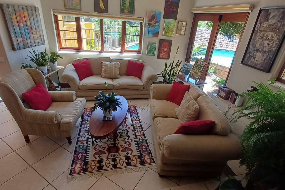 Large family home - Photo 2